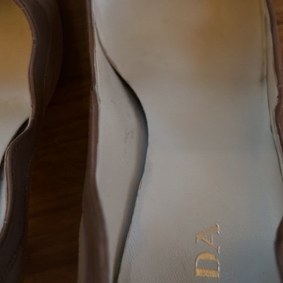 Prada Tan Scalloped Heels 37 1/2 - Picture 9 of 9